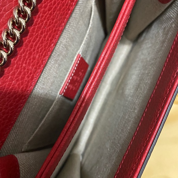 Gucci Interlocking Small GG bag in Red - Picture 3 of 7